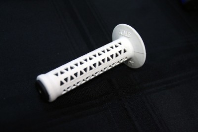 AME-grips-heated-electronic-bmx-2-600x400.jpg